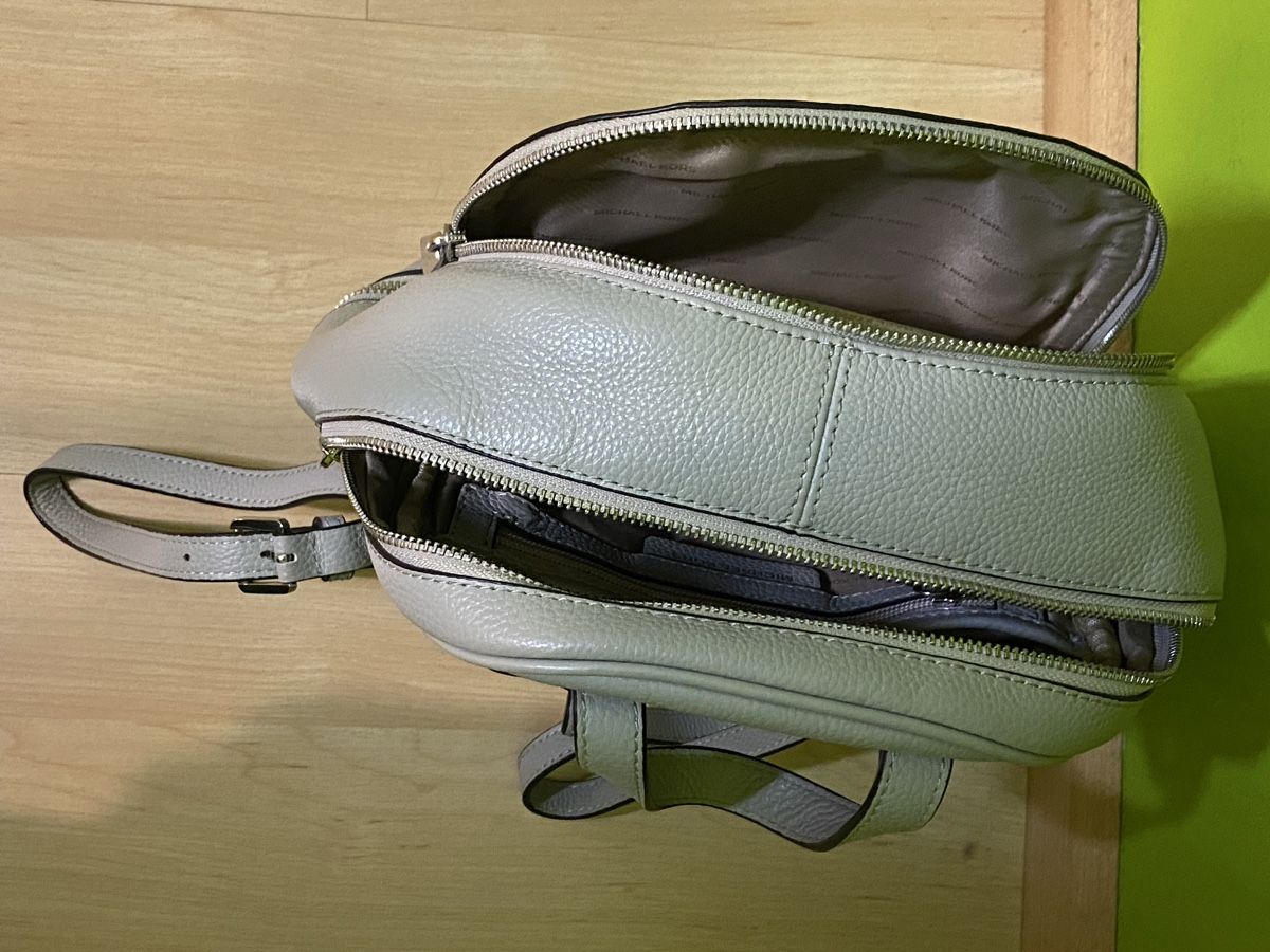 Michael Kors Rucksäcke: Michael Kors, Damenrucksack, Leder, grau – Gebraucht aus Basel von Bwolfels 2