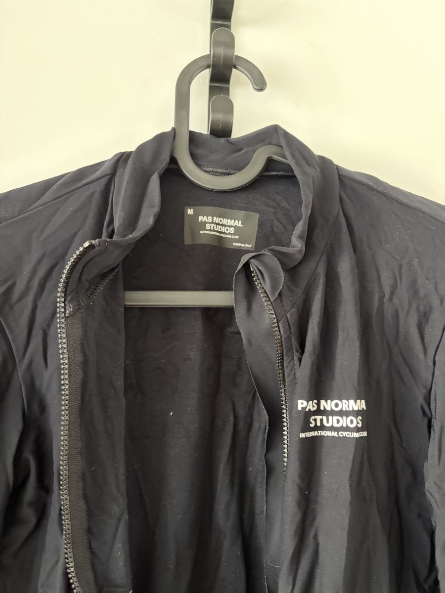 Pas Normal Studios Maillots de corps & Pantalons: Pas Normal Studios Long Sleeve Jersey  – Neuf (Voir description) à Zürich par von_sj9s 1
