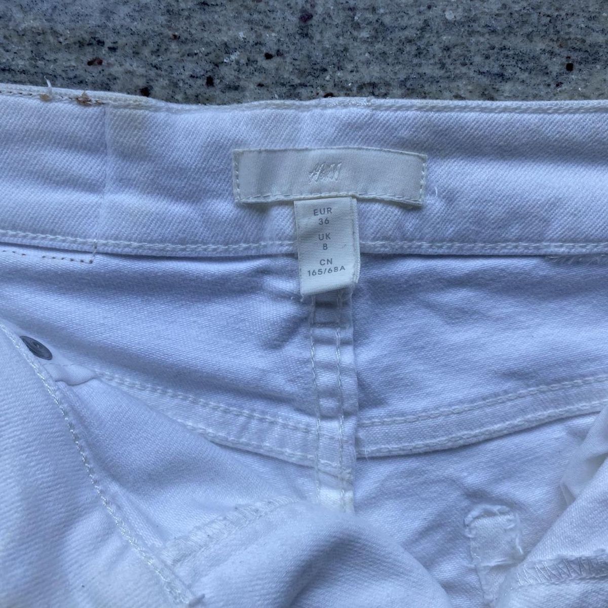 H&M Pantaloni: Short black + Short white – Usato da Arzo venduto da val_55vd 5