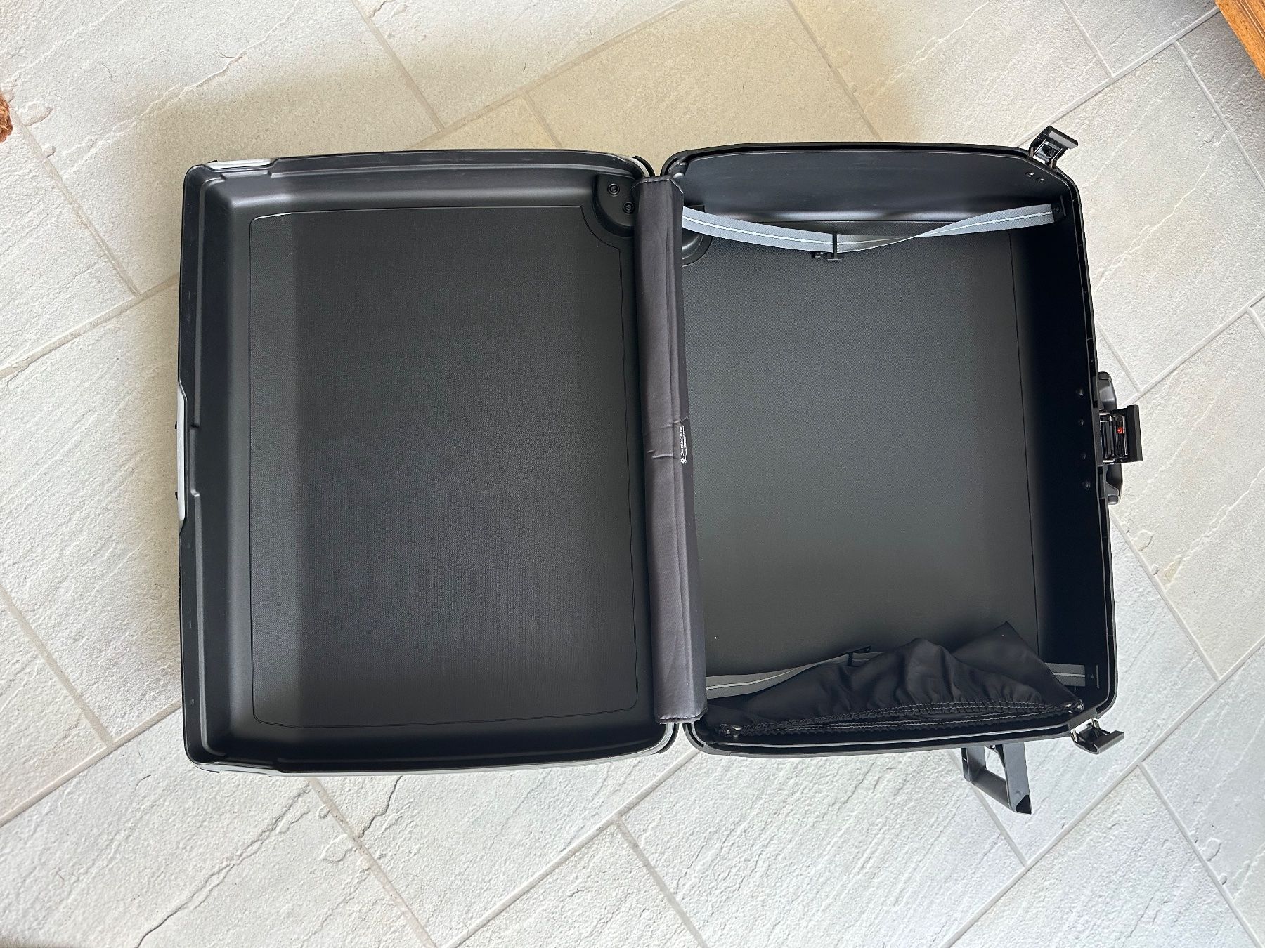 Samsonite Valises de voyage: Samsonite Trolley schwarz Rollkoffer – D'occasion à Pfäffikon ZH par bingo74 3