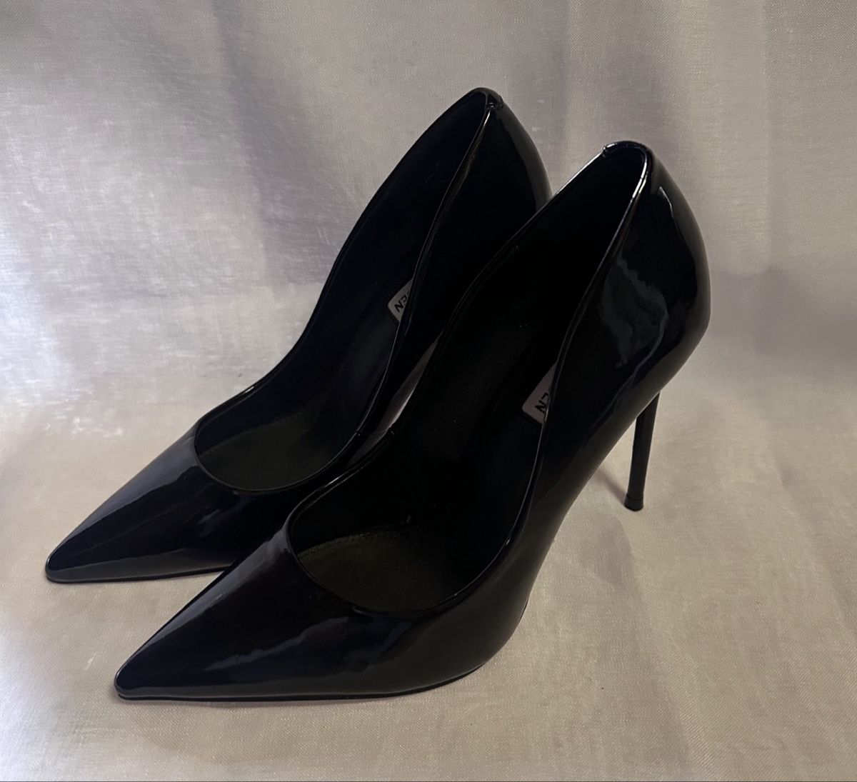 Steve Madden Scarpe da donna: SCHWARZE LACK-PUMPS – Nuovo (secondo la descrizione) da Zürich venduto da tam_lh9v