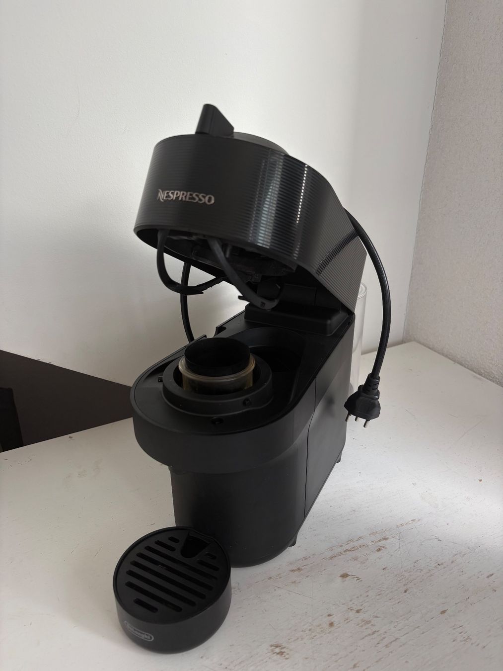 Nespresso Macchine per caffè & Macchine per espresso: Nespresso Vertuo - Coffee Machine – Nuovo (secondo la descrizione) da Neuchâtel venduto da mol_2282 3
