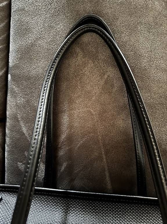 Borse da donna: Lacoste Handtasche  – Usato da niederhasli venduto da Melamegu 2