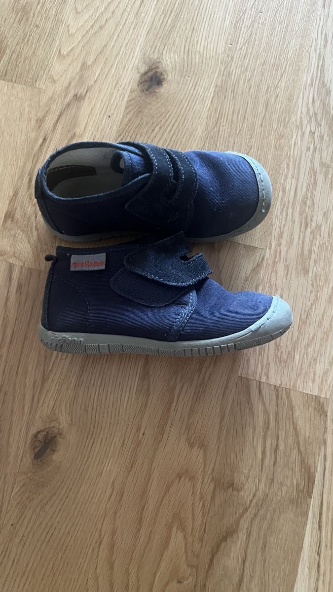Chaussures garçon: Gut erhaltene Halbschuhe Grösse 25 – D'occasion à Zürich par Dita06 1