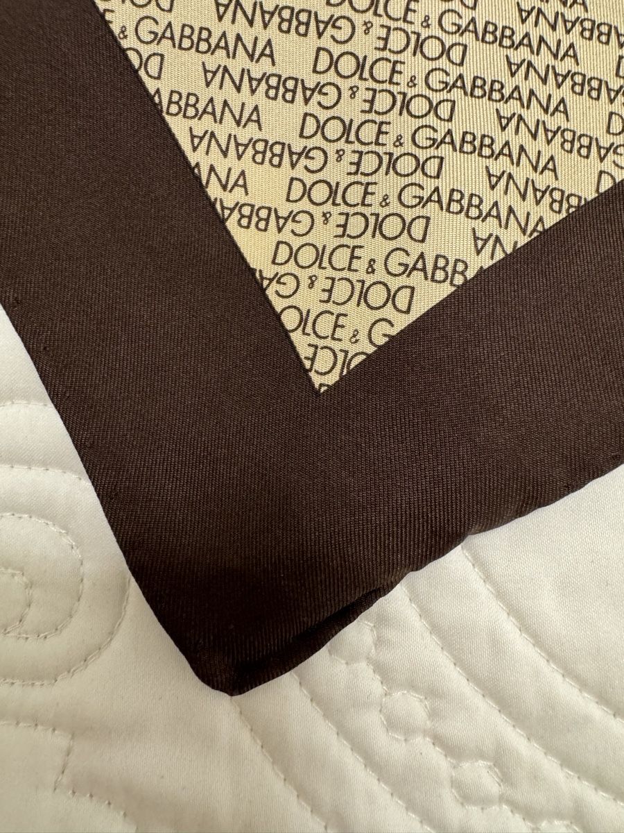 Dolce & Gabbana Foulards, Tücher & Schals: DOLCE&GABBANA SEIDENKARE TUCH – Gebraucht aus Steinhausen von Mimirose114 1