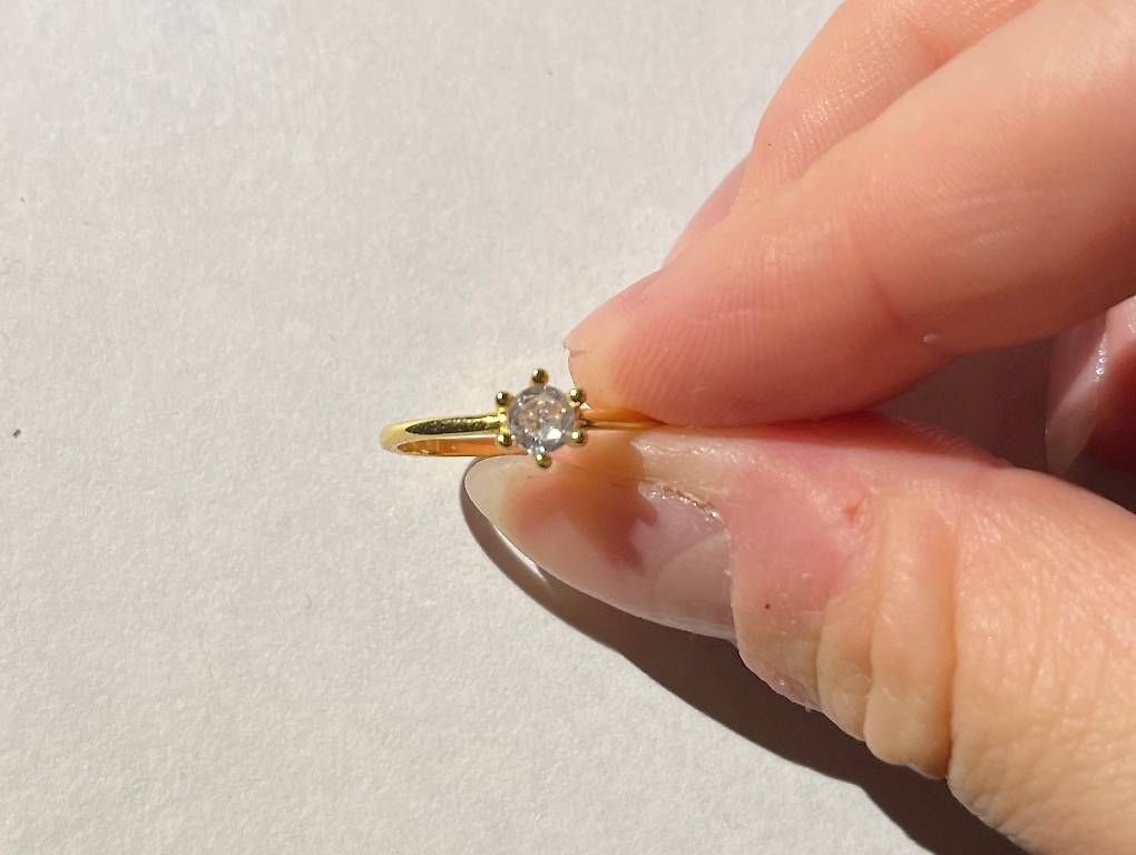 Anelli: Ring Gold mit Stein – Nuovo (secondo la descrizione) da Birsfelden venduto da tam_t8t8