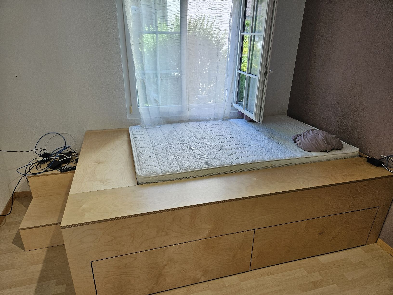 Letti: grosses Studio-Bett mit viel Stauraum – Usato da Oberhasli venduto da Crush0 4