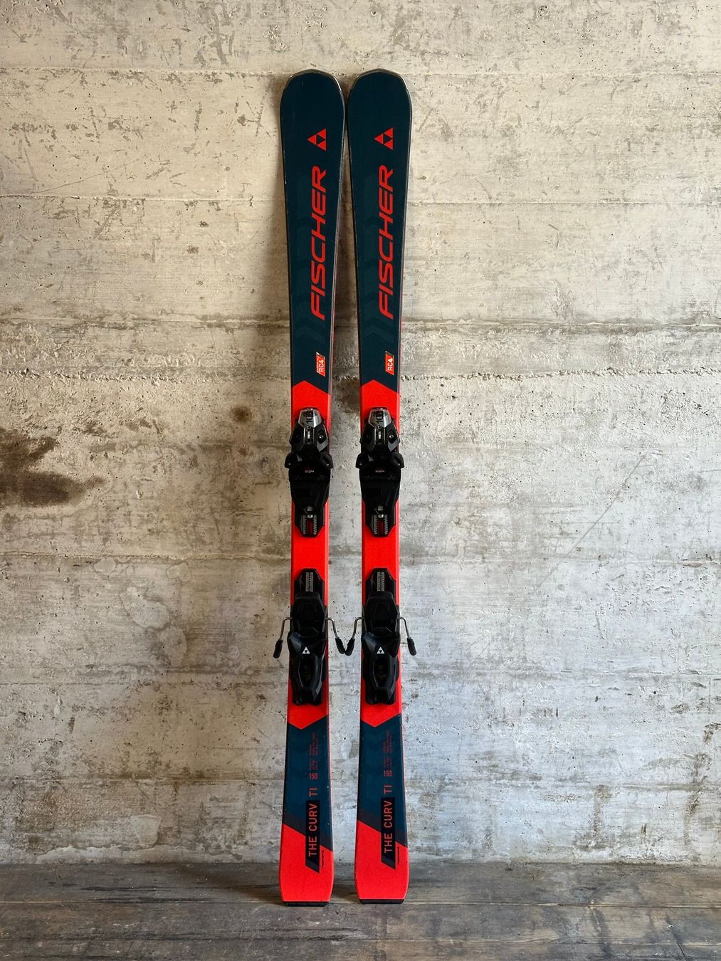 Fischer Sci: Fischer The Curv Ski 150CM – Usato da Emmenbrücke venduto da karkarkar