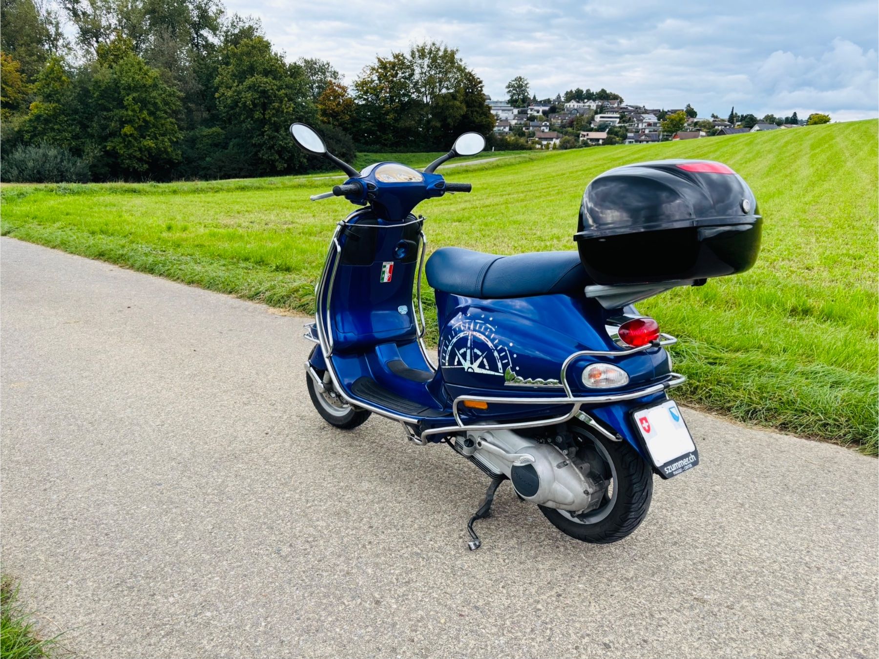 Vespa Scooter: Blaue Vespa Roller mit Topcase - Wenig km – Usato da Dübendorf venduto da mba_5yvw 3