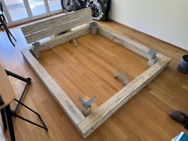 Pfister Massivholz Bett 180x200 cm inkl. 2 Nachttische