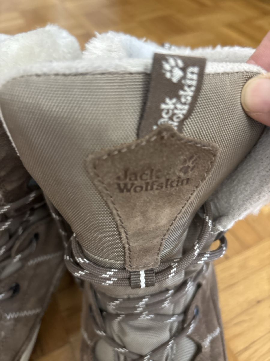 Jack Wolfskin Chaussures femmes: Robuste Wanderschuhe von Jack Wolfskin, Grösse 40.5. – D'occasion à Kriens par mir_v8ww 2