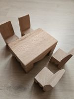 Handgemachtes Puppenhaus Möbel Set aus Holz, Tisch, 4 Stühle