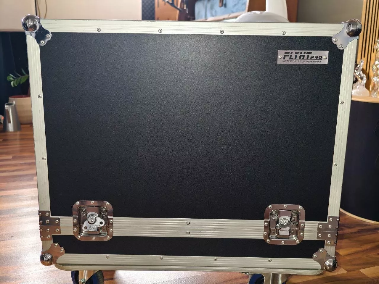Altri accessori: Flyht Pro Guitar Combo Universal 2x 12" – Usato da Basel venduto da TiSat