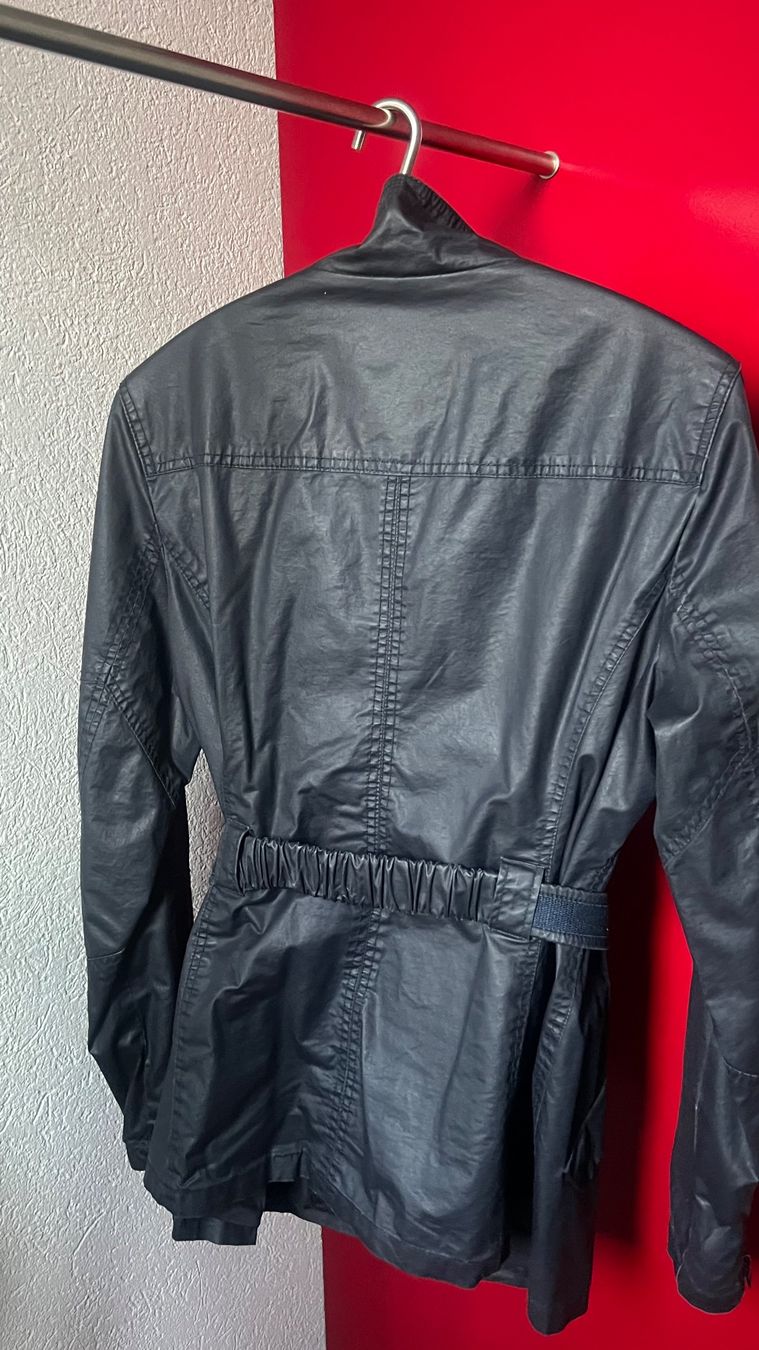 Esprit Giacche: Jacke von Esprit, Gr. 42, dunkelblau – Usato da Kehrsatz venduto da Louvitesse 1
