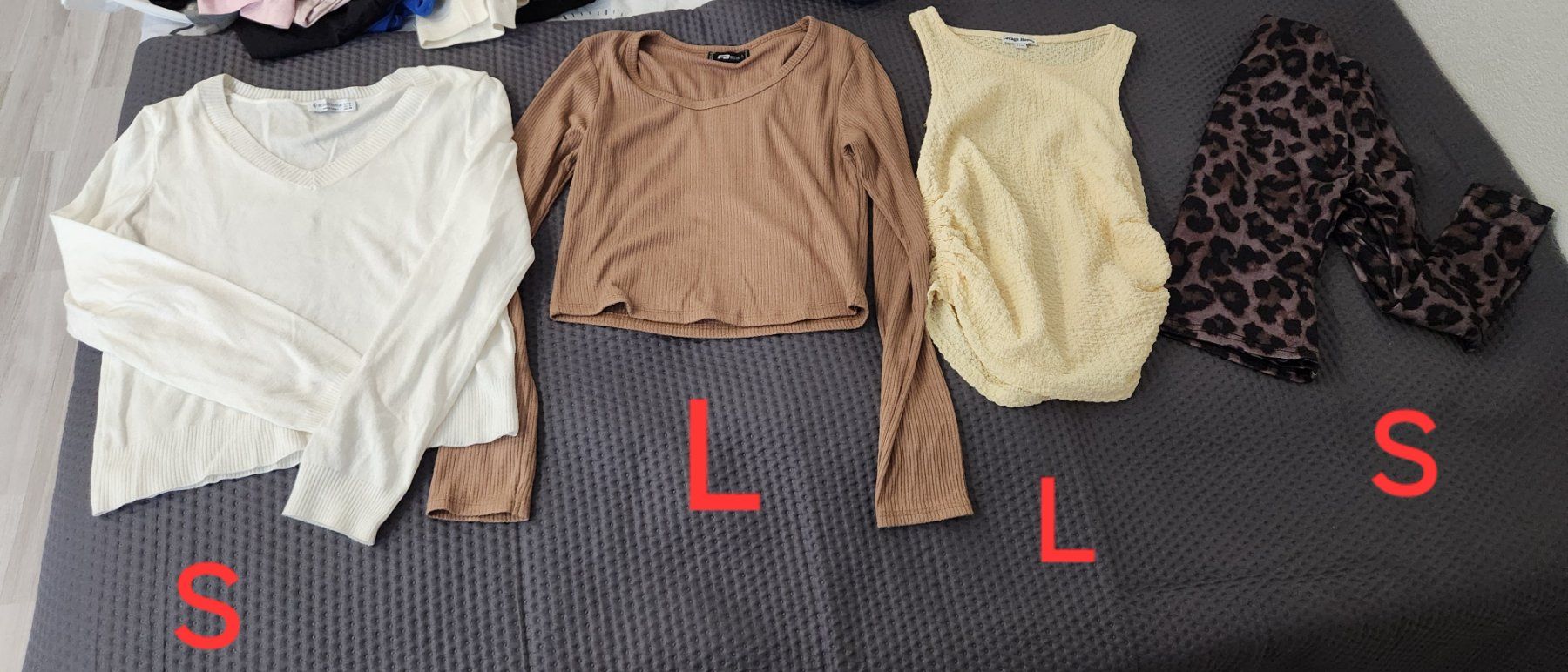 Lotti di vestiti: Damen Kleiderpaket, Grösse XS-L – Usato da Oftringen venduto da Leleni 3
