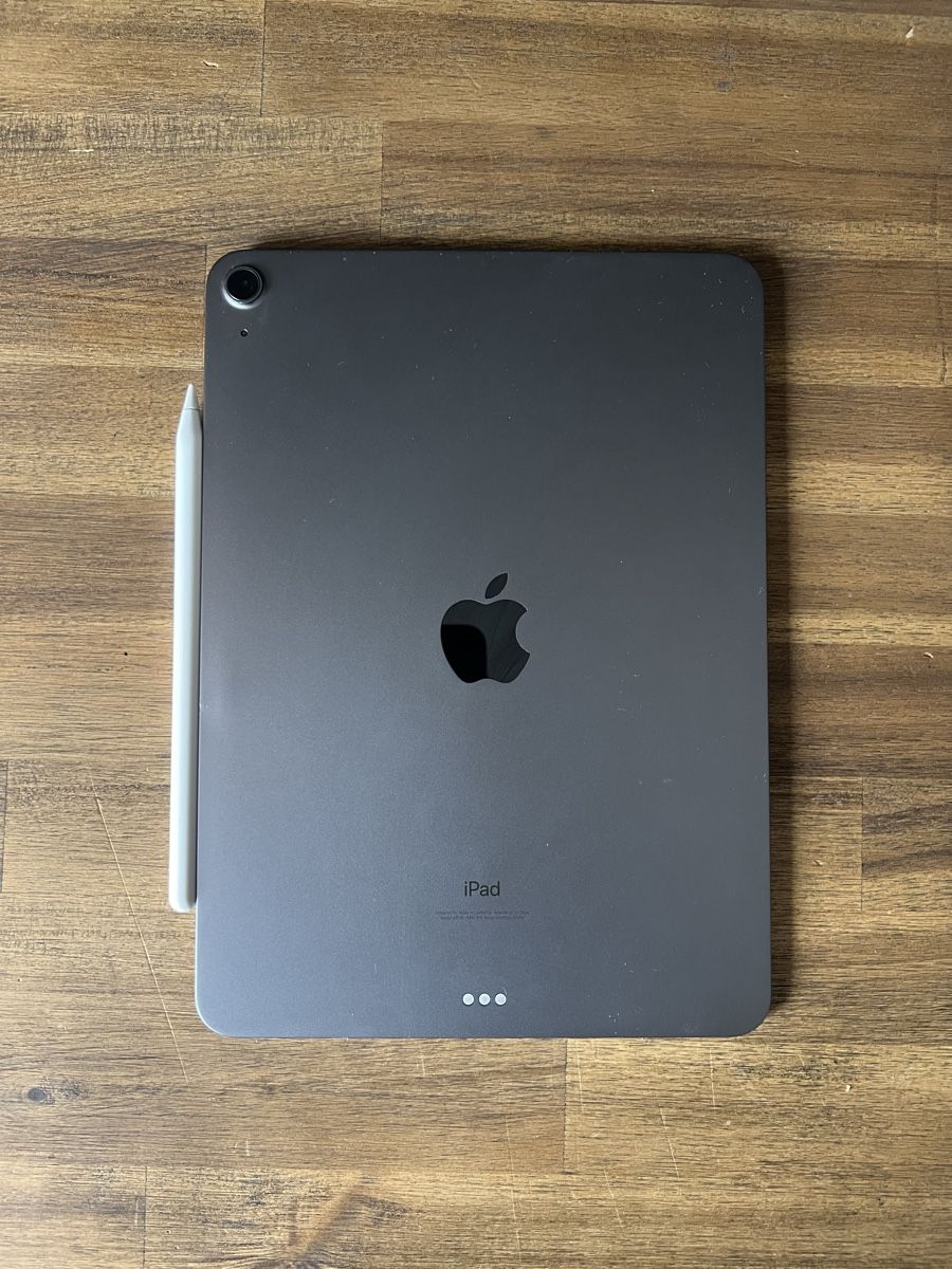 Apple Tablet PC: iPad Air 4 + ApplePencil – Usato da Uster venduto da tim_o.54 2