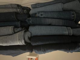 Superbe lot de jeans variés! Comme neuf, tailles diverses