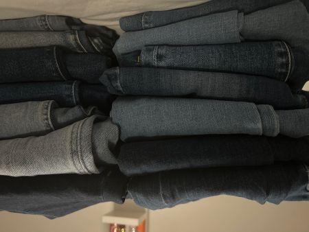 Superbe lot de jeans variés! Comme neuf, tailles diverses