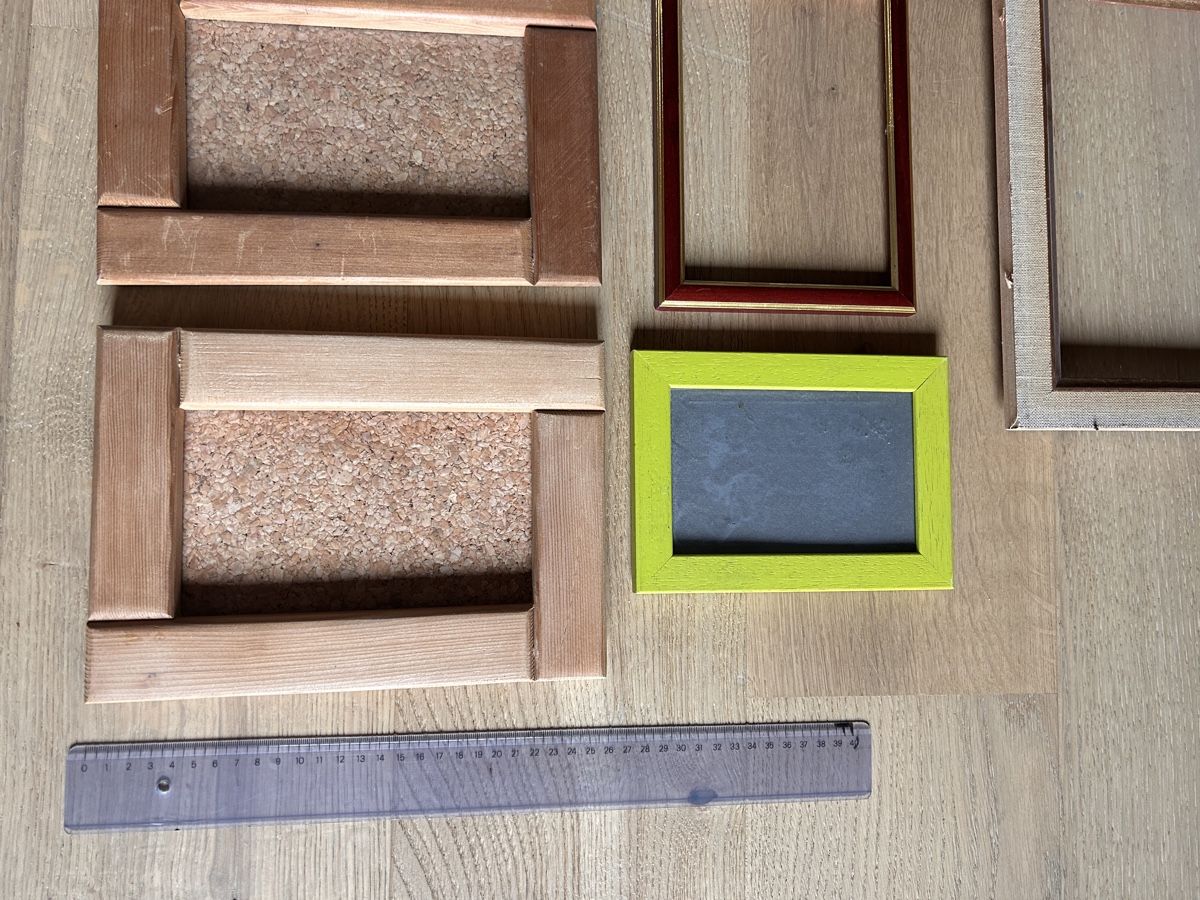 Bilderrahmen: Lot de 9 cadres divers dimensions  – Gebraucht aus St-Cergue von pinkgreen 2
