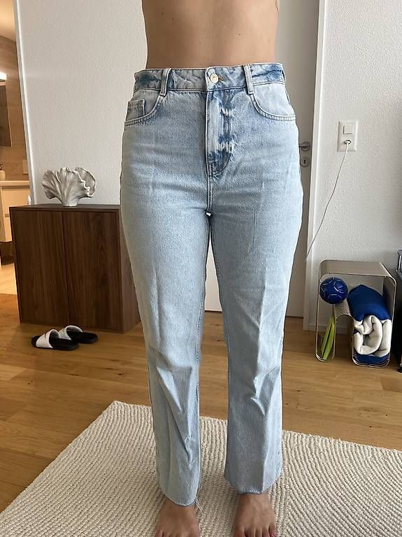 Jeans: Hellblaue Zara Jeans  Grösse 38 – D'occasion à Aarau par micheelehug 1