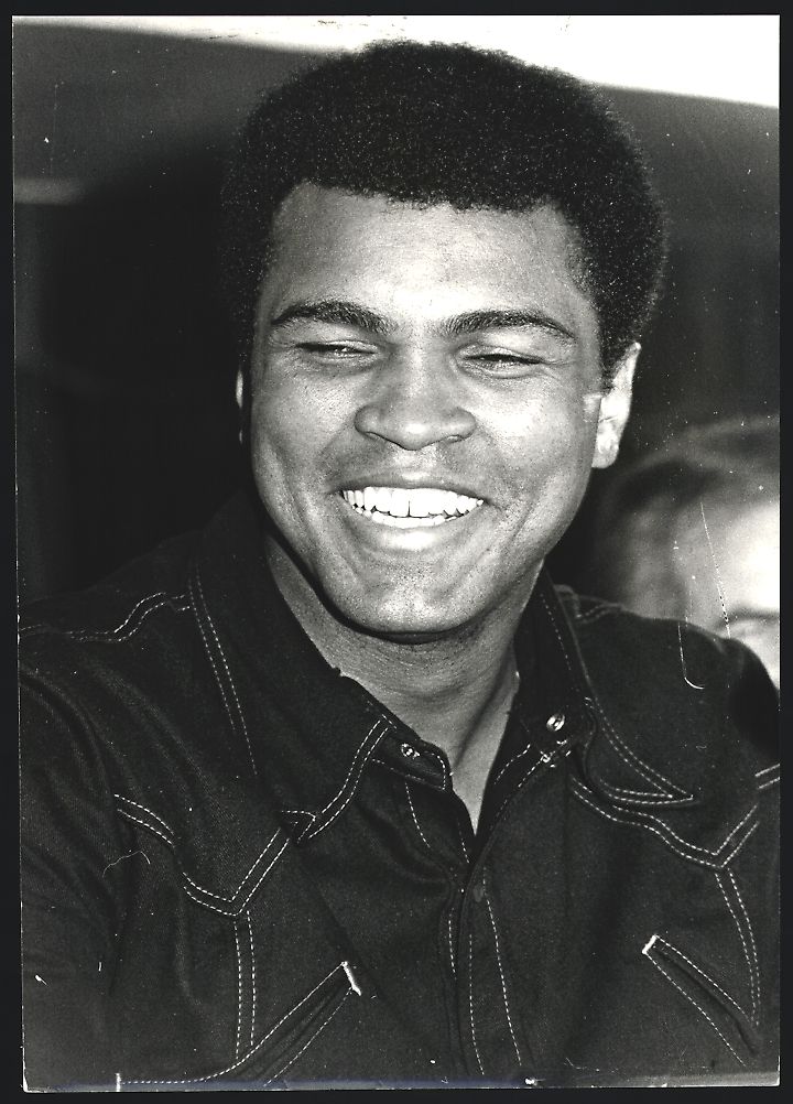 Fotografie &  Plakate: Fotografie Boxer Muhammad Ali mit breite – Gebraucht aus Berlin von bartko-reher