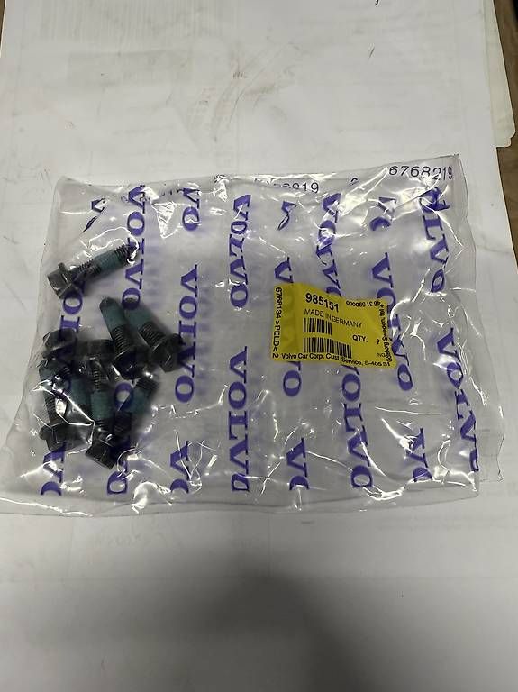 Tutti pezzi di ricambio auto: Wasserpumpe Volvo – Usato da Naters venduto da brunteles 2