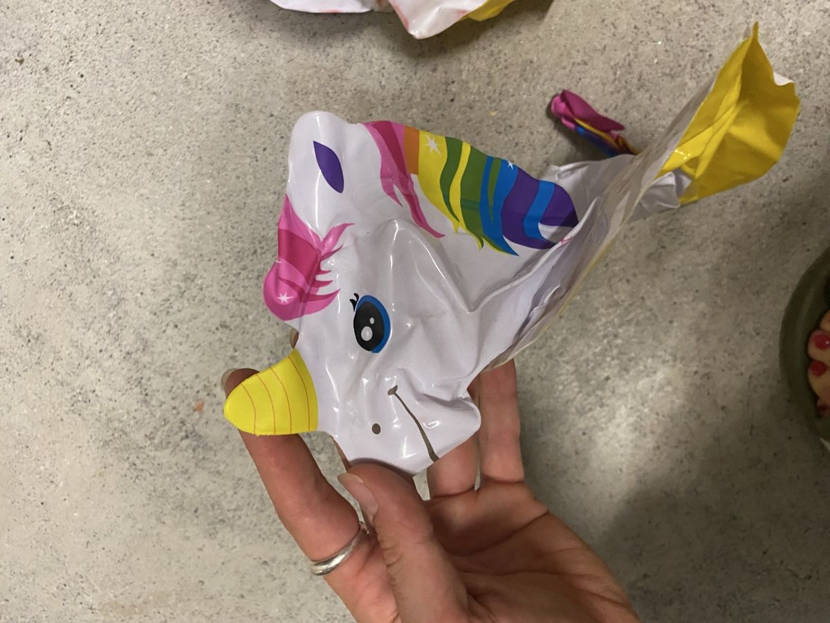 Intex Schwimmbad: Intex Aufblasbares Einhorn als Trinkbehälter – Gebraucht aus Luzern von oli_6x2r 1