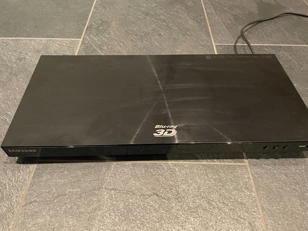Samsung BluRay Player (BDE6100), schwarz Kaufen auf Ricardo