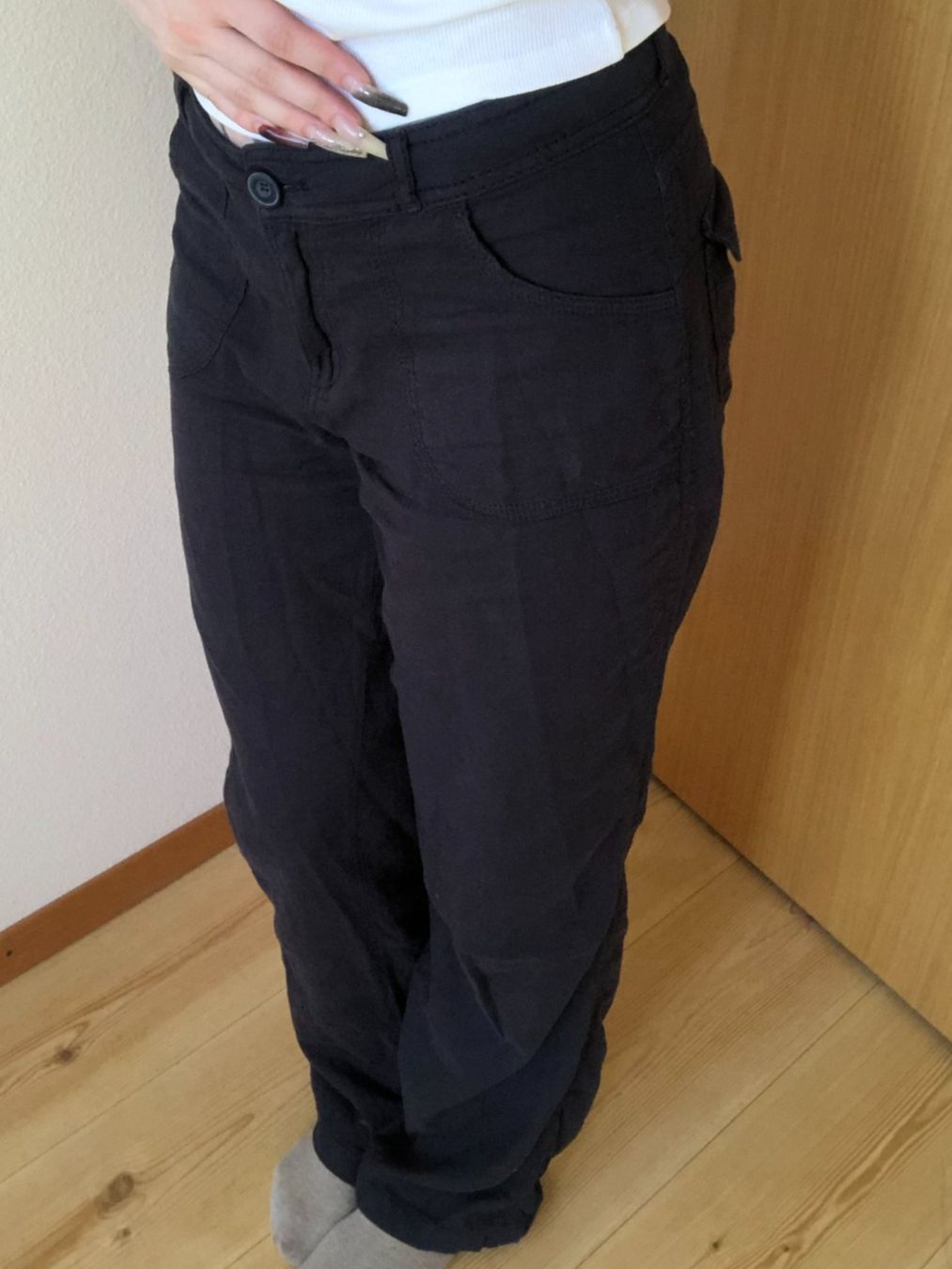 Bershka Hosen: Pantalon cargo bleu marine – Gebraucht aus Bulle von sop_ct6x
