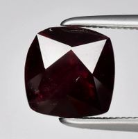 Schöner 2.02 Karat Natur Granat aus Madagaskar Edelstein