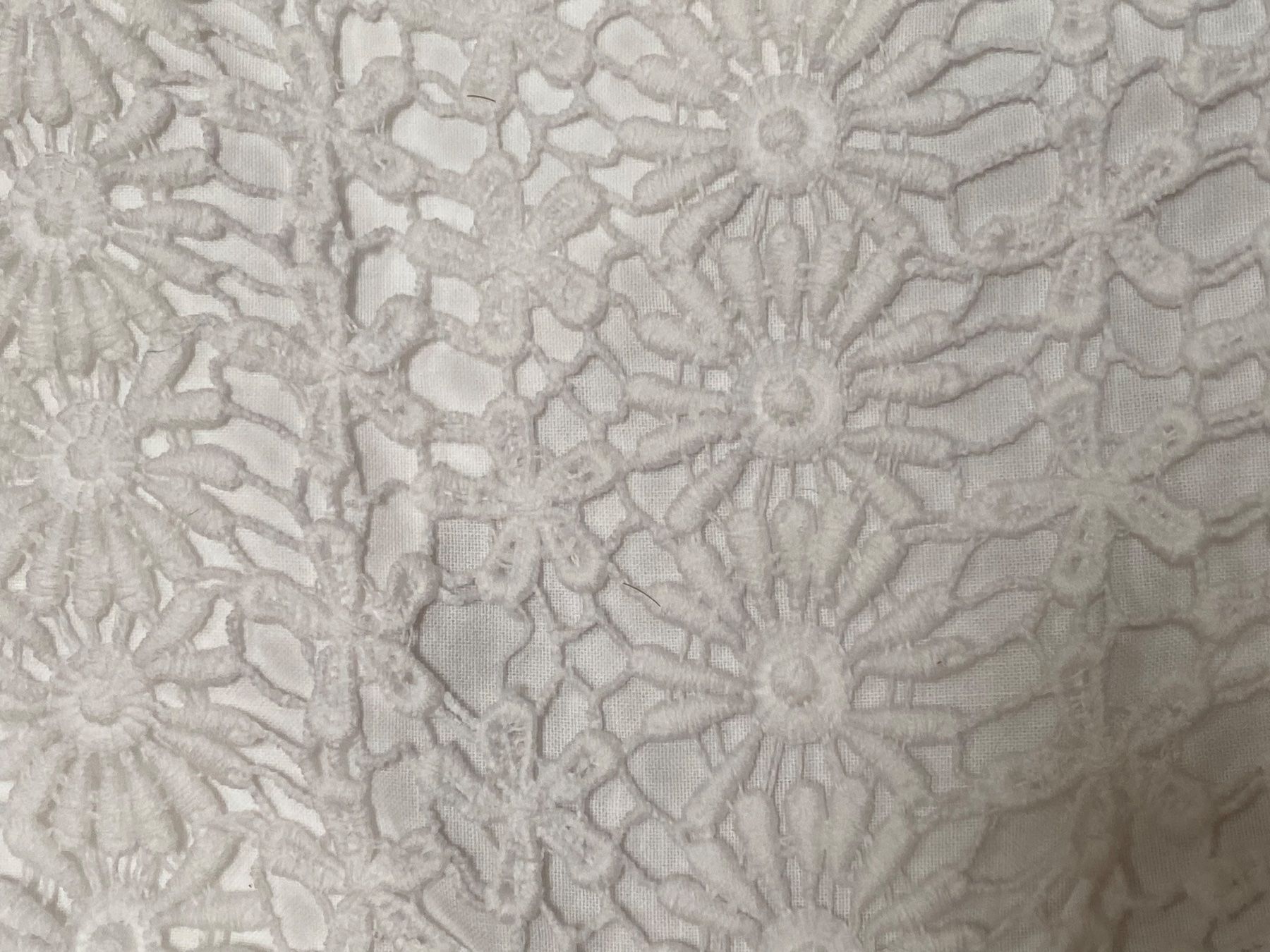 Pantaloni: Great white lace shorts. XS – Usato da Grund b. Gstaad venduto da PlageNeige 5