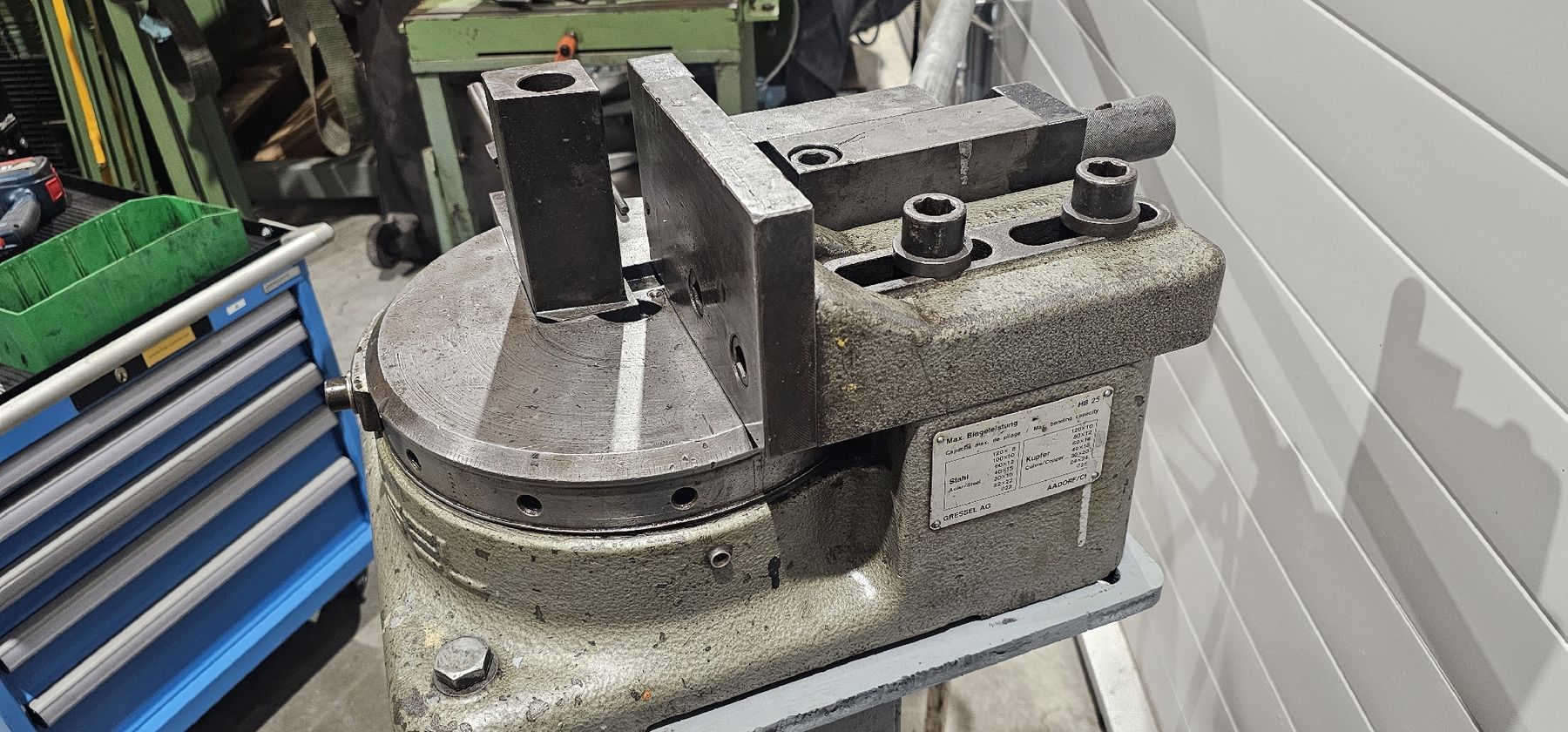 Tutte le macchine: Gressel HB25 Biegemaschine – Usato da Emmenbrücke venduto da inf_l8yf 3