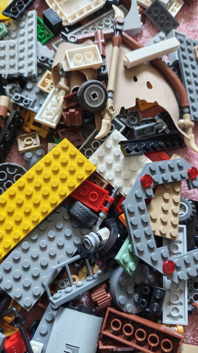 Lego Jouets: Lego Mix ca 1,4 Kilo mit grosser Platte – D'occasion à Effretikon par Superkarin7 1