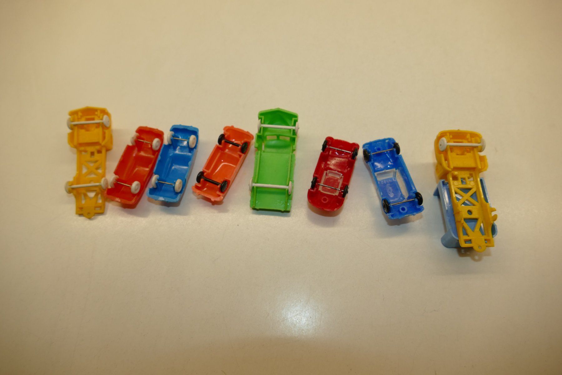 Modellini d'auto: 8xUralt Plastik Autos – Usato da Niederhasli venduto da rail-duerst 3