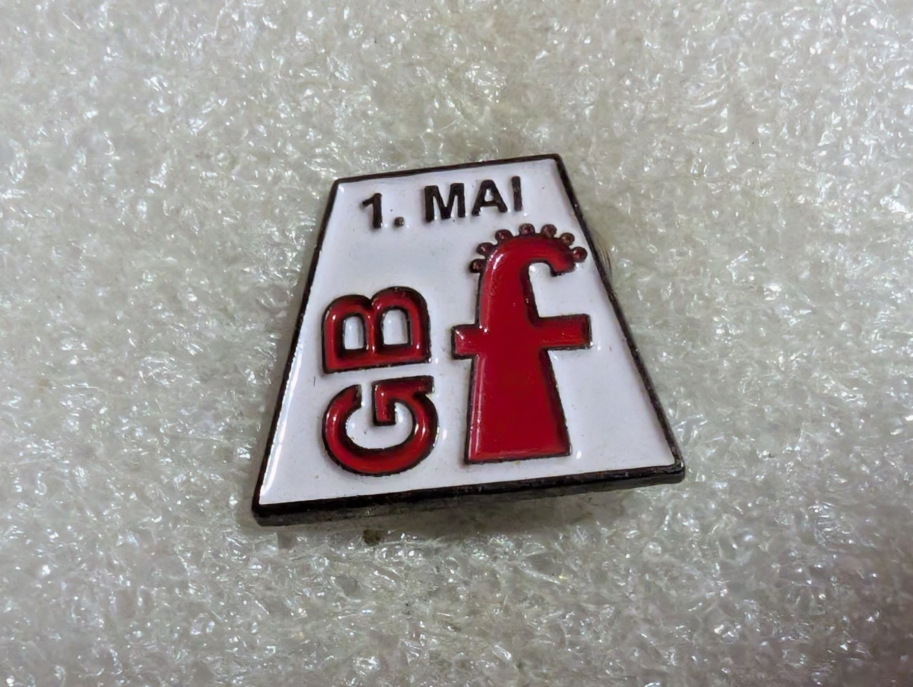 Placchette & Badge: Ansteckpin 222: GB Basel – Usato da Oppligen venduto da Pin-Fall-Shop