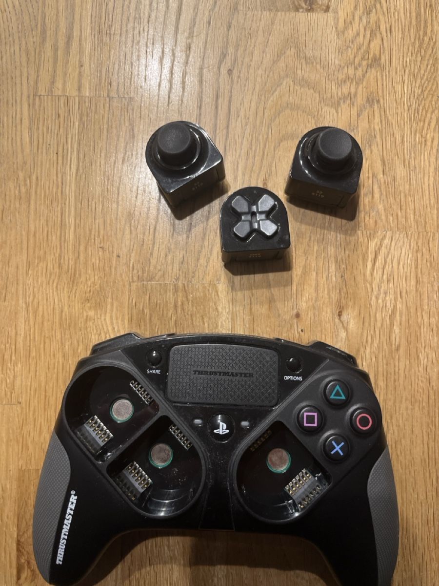 Thrustmaster Controller: Thrustmaster eSwap Pro Controller PS4 / PC inkl. OVP – Neu (gemäss Beschreibung) aus Flawil von Poltis 4
