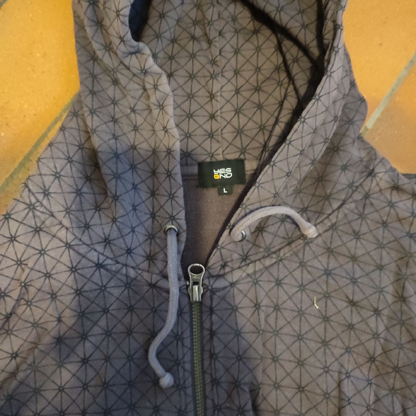 Canottiere & Pantaloni: Felpa con cappuccio – Usato da Ascona venduto da Artik3 1