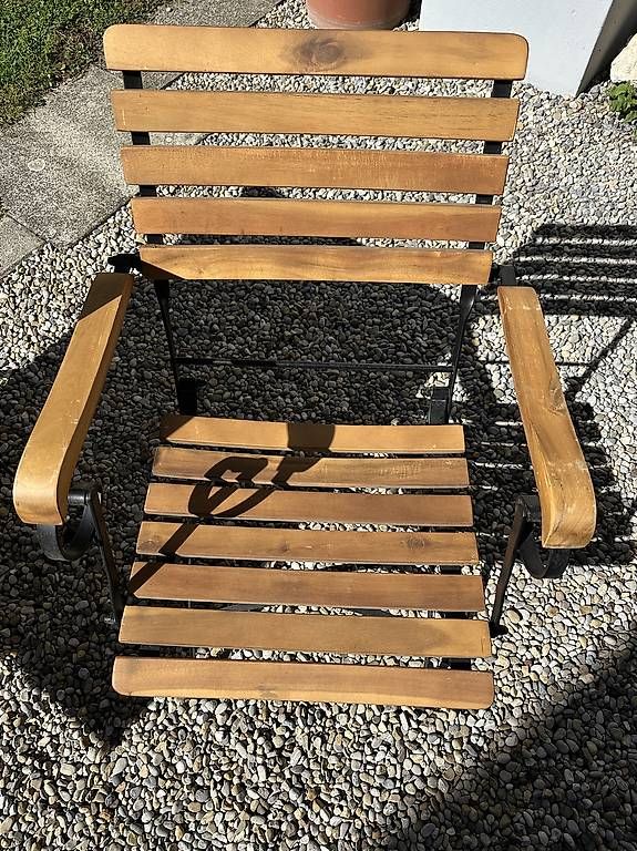 Set di tavolo e panche: Gartentisch mit 4 Stühlen, Holz-Metall – Usato da Sirnach venduto da Clanso 2