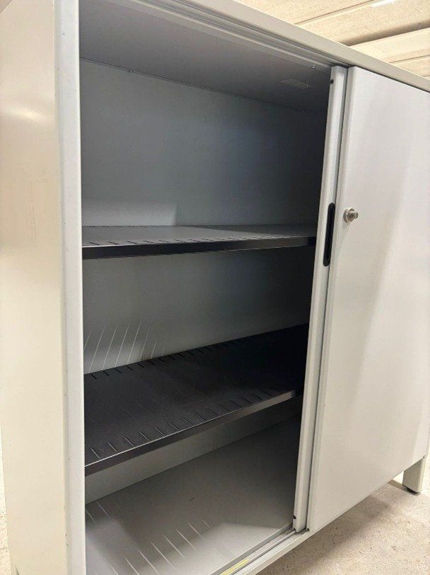 Armadi: Schiebetürenschrank – Usato da Romanshorn venduto da Brueggli_Industrie 2