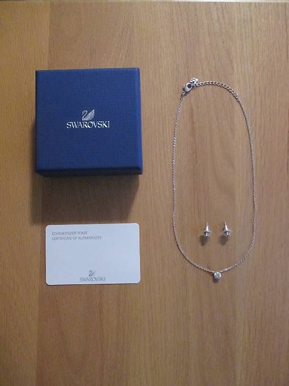 Swarovski Catenine: SWAROVSKI Set Attract, Halskette mit Ohrstecker – Usato da Spiegel b. Bern venduto da _RoSaLiE_ 2