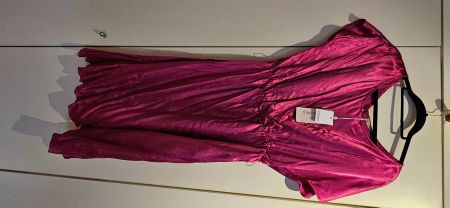 Mini robe de soirée neuf avec étiquette Satin anna field (c)