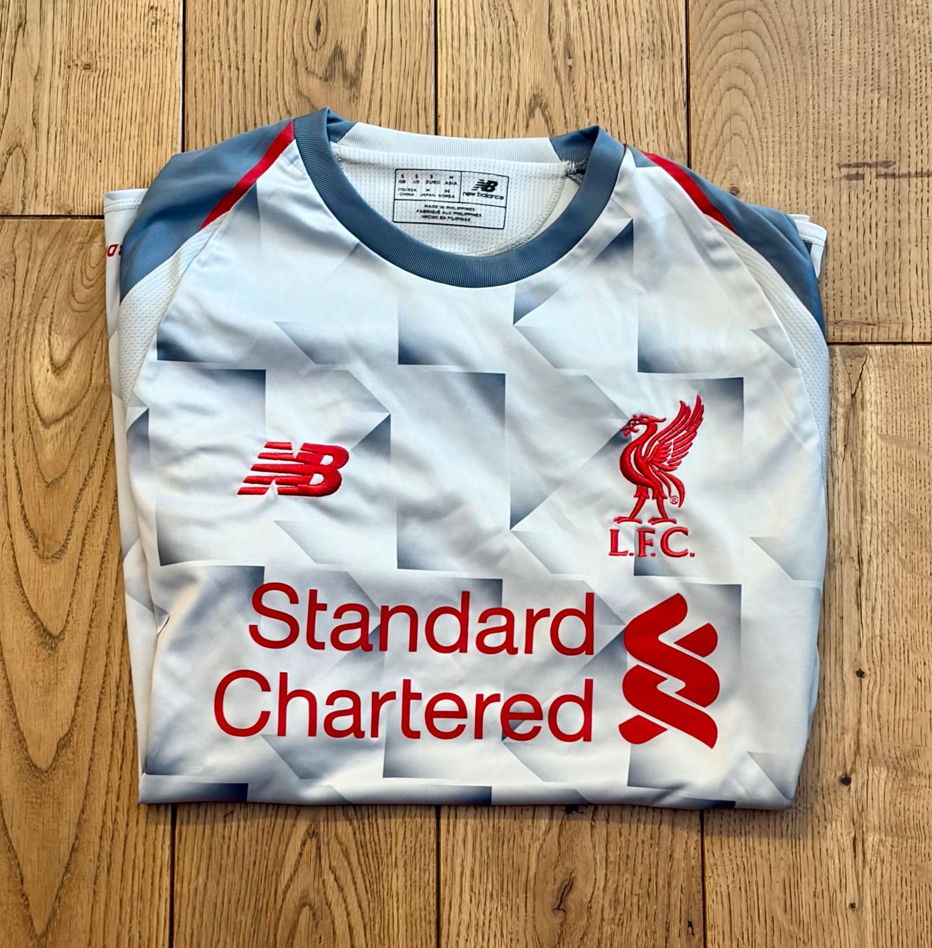 New Balance Leibchen & Hosen: Maillot Third Liverpool 2018-2019 – Gebraucht aus Chamoson von mat_d5gg