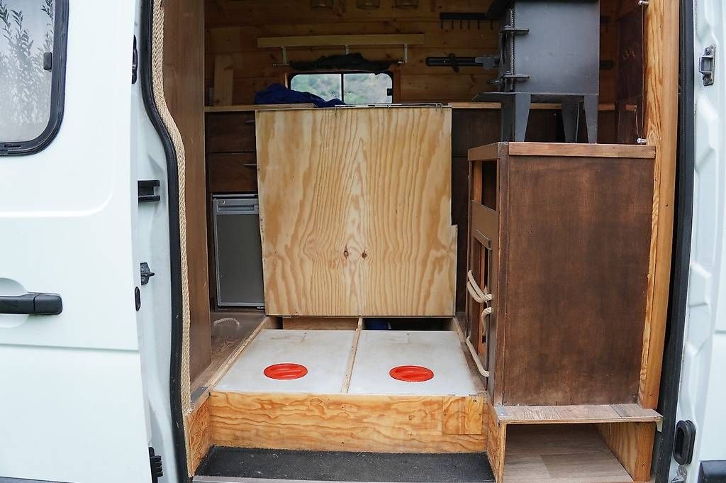 Renault Camping Fahrzeuge: Renault Master L3H3  Fourgon / van aménagé – Gebraucht aus Martigny von Nicobender 7