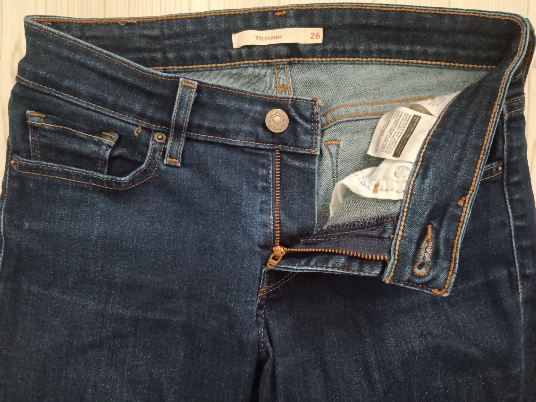 Levi's Jeans: LEVIS 711 Jeans SKINNY taille / Grosse 26 – Usato da Cossonay-ville venduto da Super-Price-Quality 4