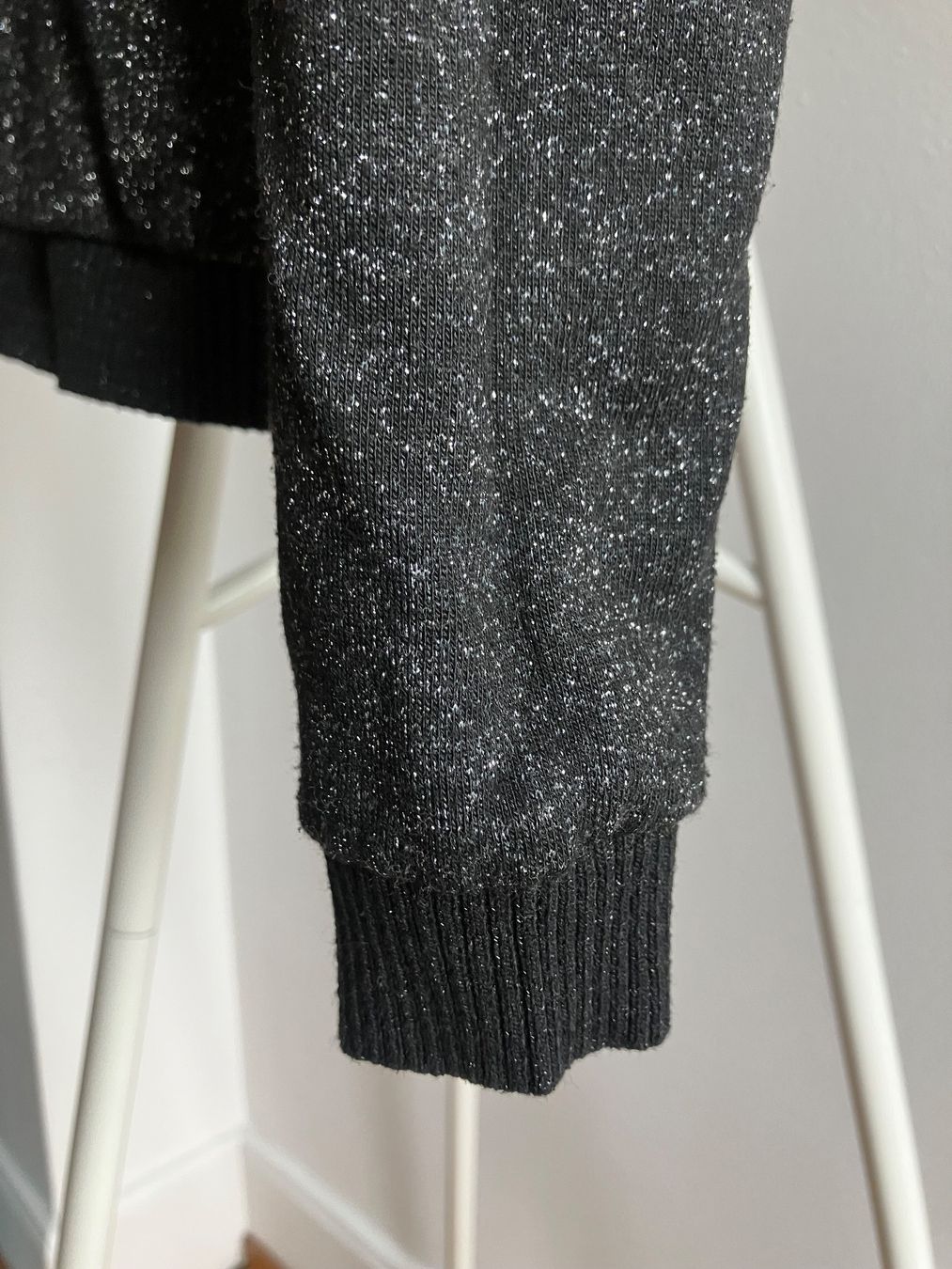 Promod Maglioni & Felpe: Pull Promod noir scintillant, taille S - Comme neuf! – Usato da St-Aubin-Sauges venduto da Sonia-Ka 3