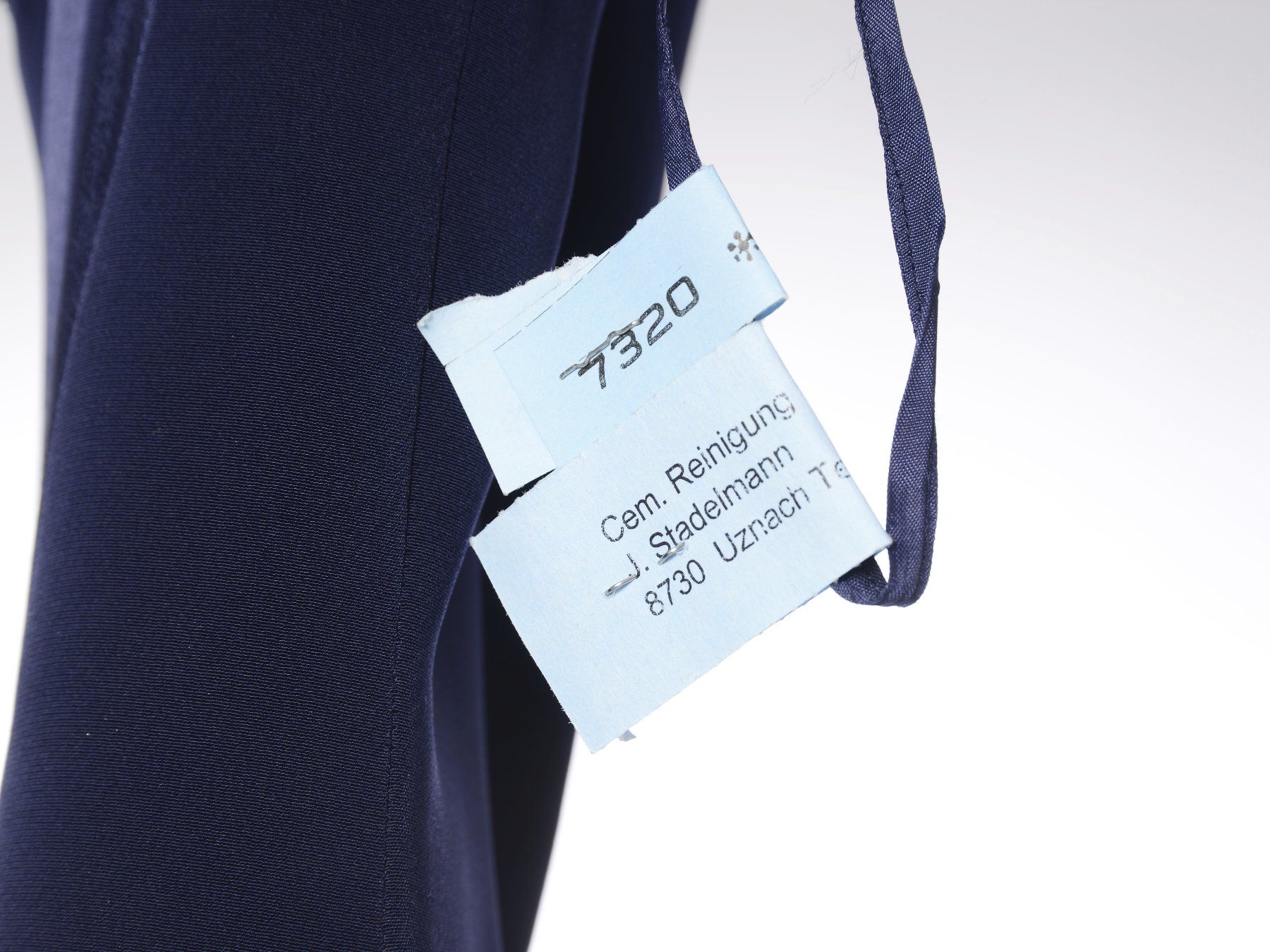 Vestiti: Langes Kleid Chez Janine Brautmode Bubikon – Usato da Uznach venduto da EH249 9