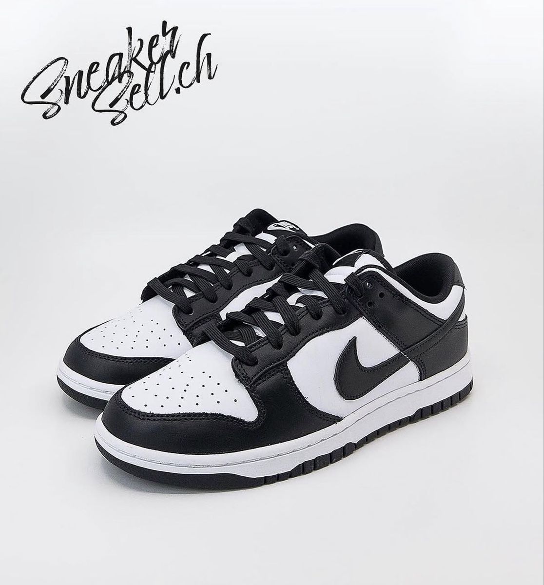 Nike Scarpe da uomo: Nike Dunk Low „Panda“ – Nuovo e nell'imballaggio originale da Luzern venduto da HB-Watches