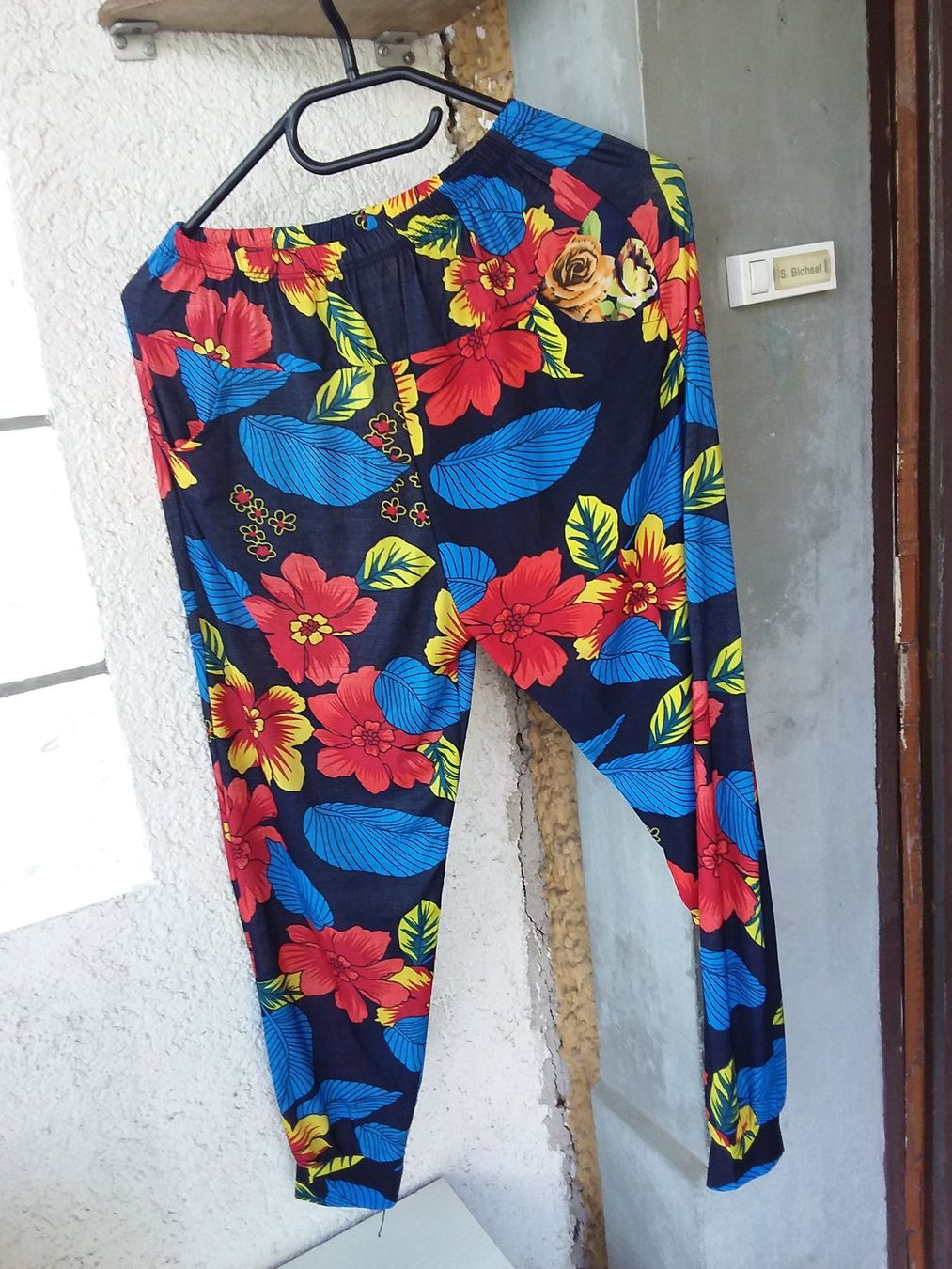 Pantaloni: Sommer Hose mit Blumenmuster, Grösse S oder  M, – Usato da Baden venduto da Katzenbaum27 2