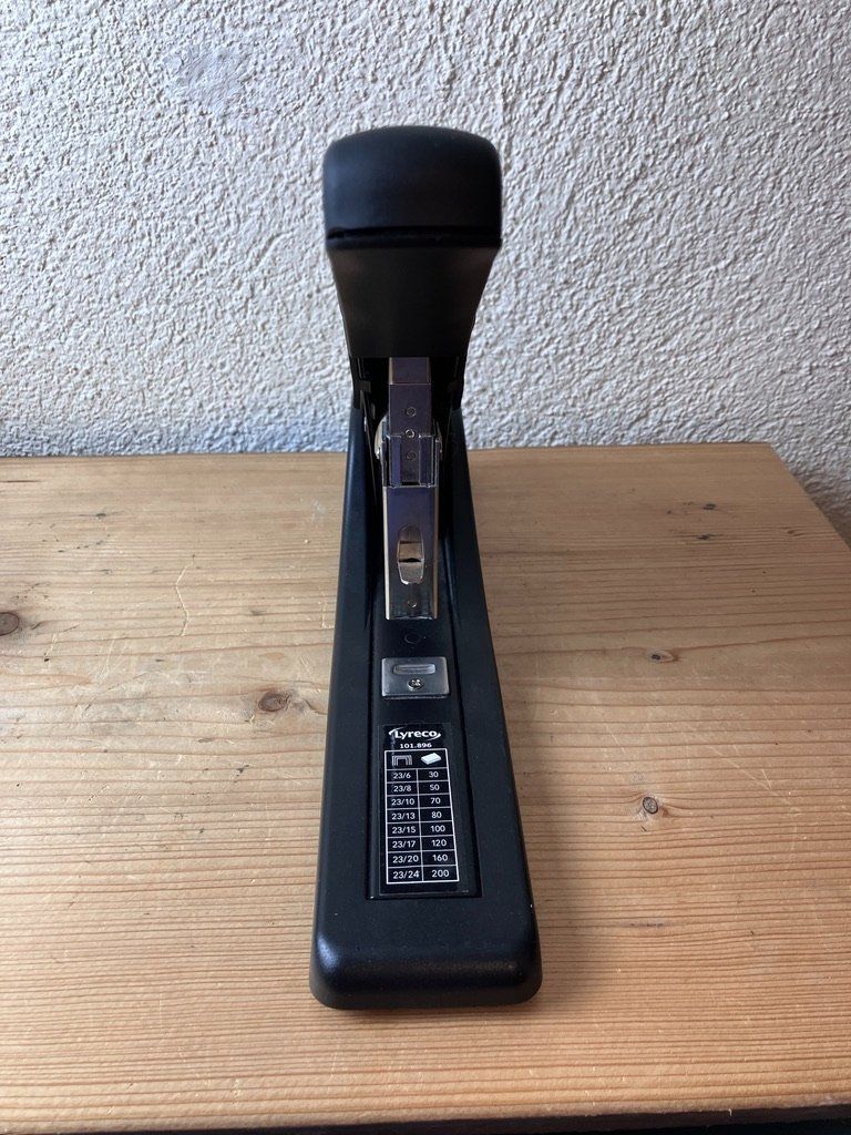 Leitz Tutti gli attrezzi: Locher Leitz 5180 & Stapler Lyreco HD200 – Usato da Fislisbach venduto da Promo 6