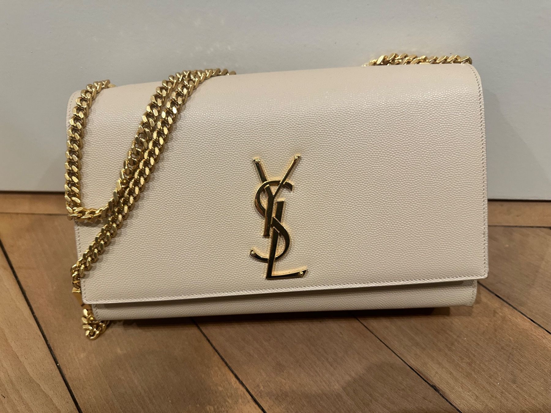 Saint Laurent Borse da donna: Saint Laurent Kate Medium Beige – Usato da Zürich venduto da Eeclat